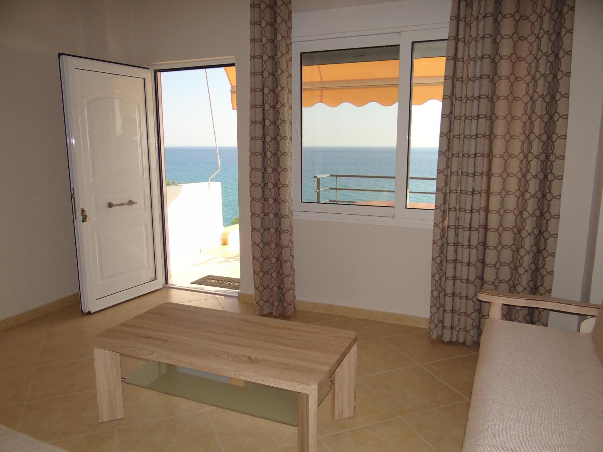 Aperanto House Paralia Loutsas Rum bild