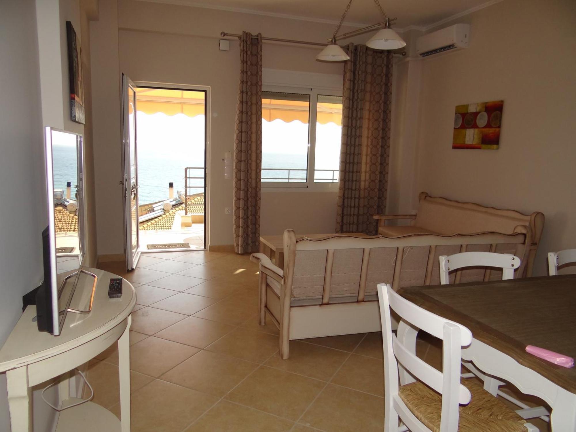 Aperanto House Paralia Loutsas Rum bild