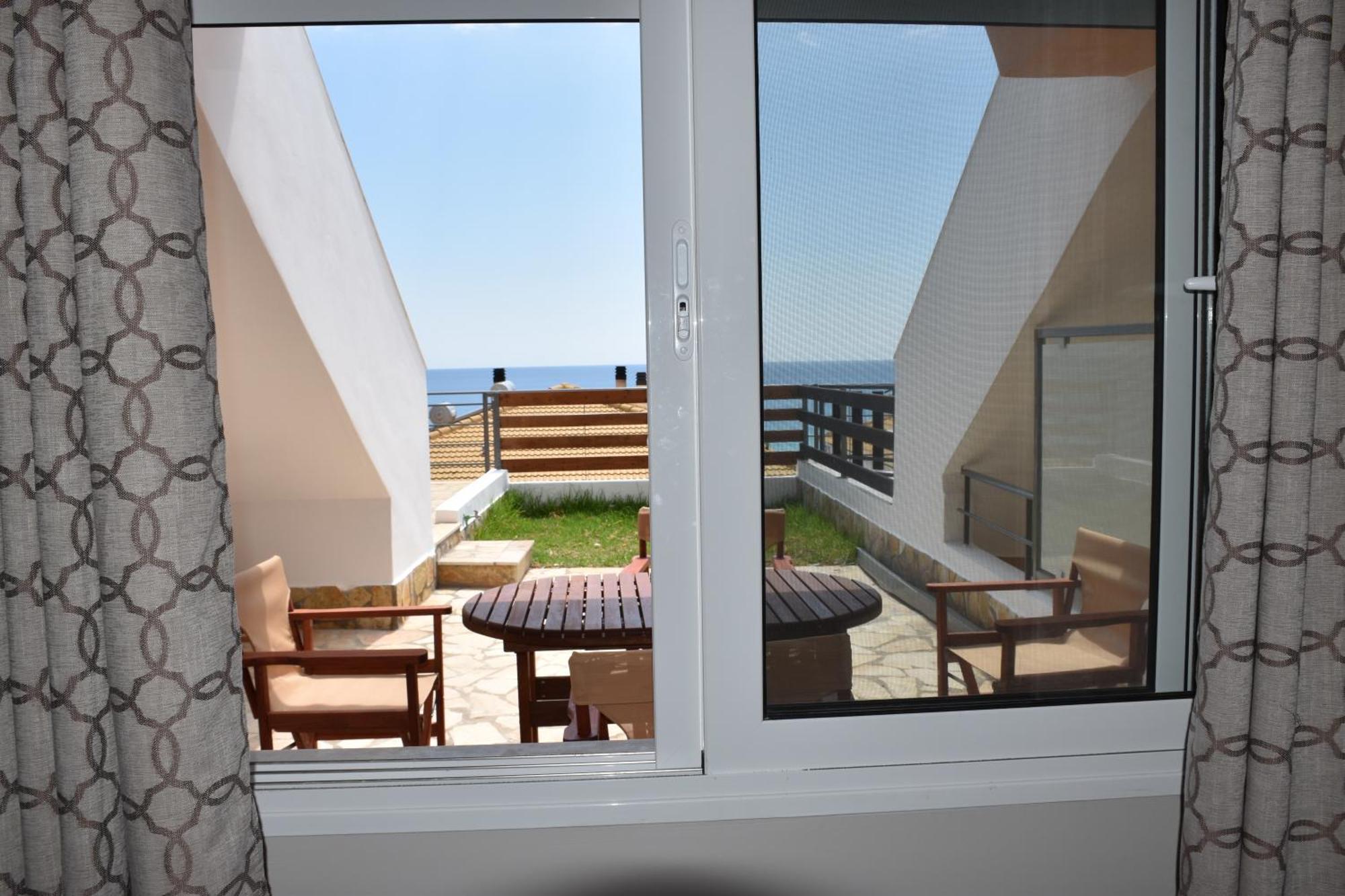Aperanto House Paralia Loutsas Rum bild