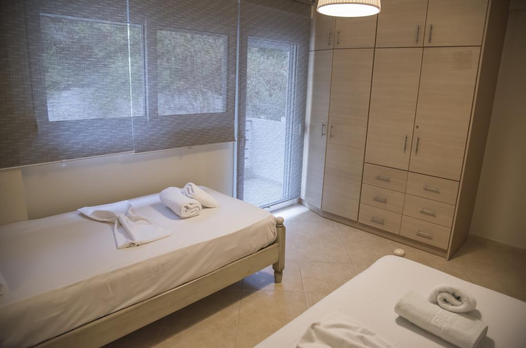 Aperanto House Paralia Loutsas Exteriör bild