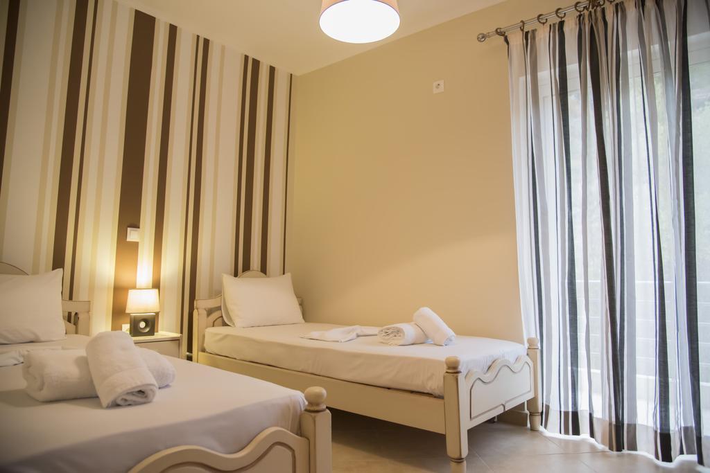Aperanto House Paralia Loutsas Exteriör bild