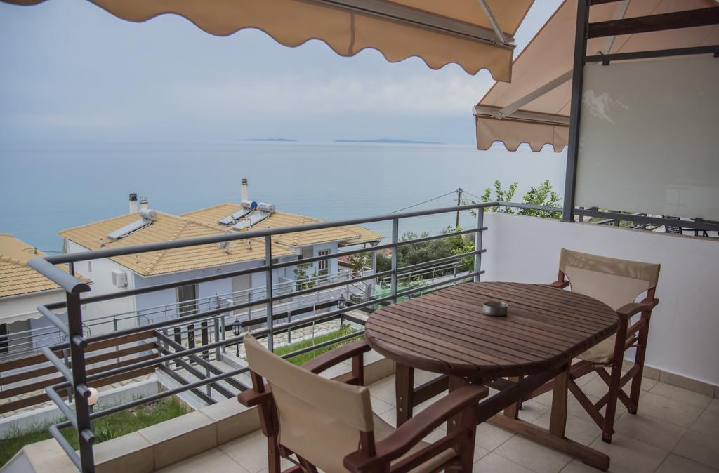 Aperanto House Paralia Loutsas Exteriör bild
